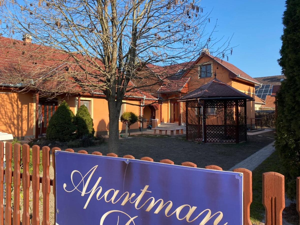 Apartman Dora Hajdúszoboszló Buitenkant foto