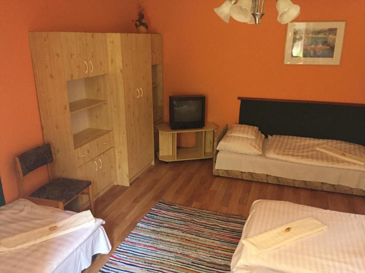 Apartman Dora Hajdúszoboszló Buitenkant foto