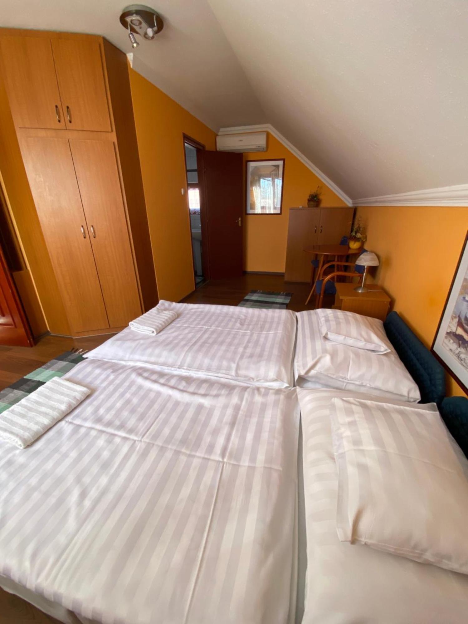 Apartman Dora Hajdúszoboszló Buitenkant foto
