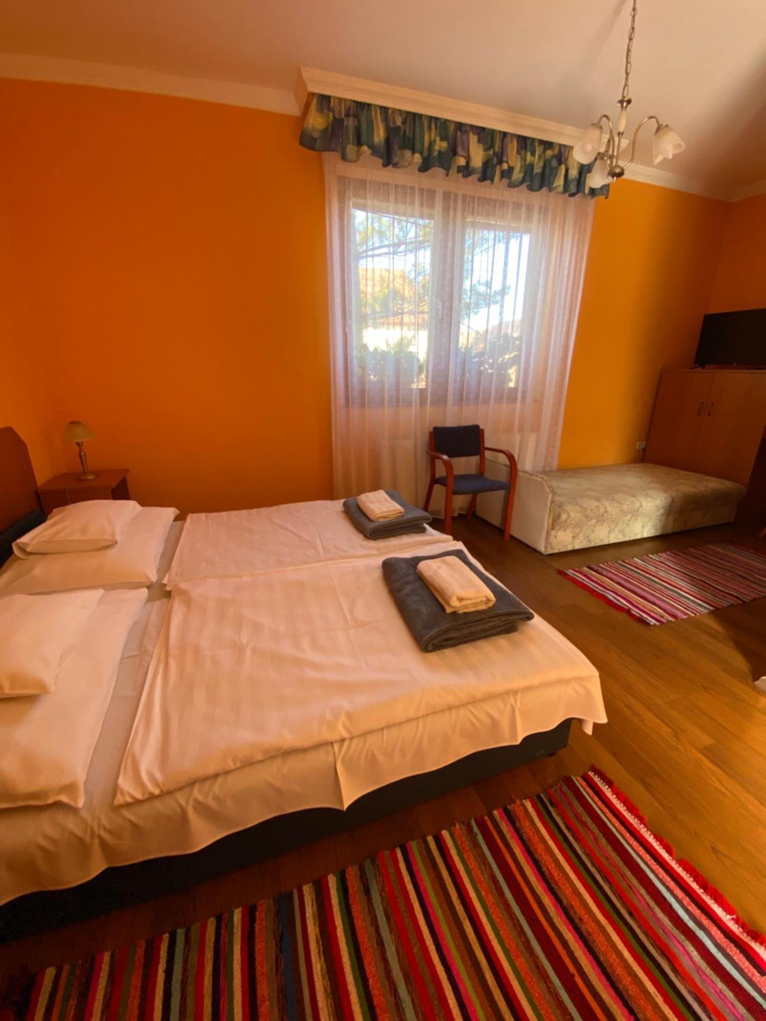 Apartman Dora Hajdúszoboszló Buitenkant foto