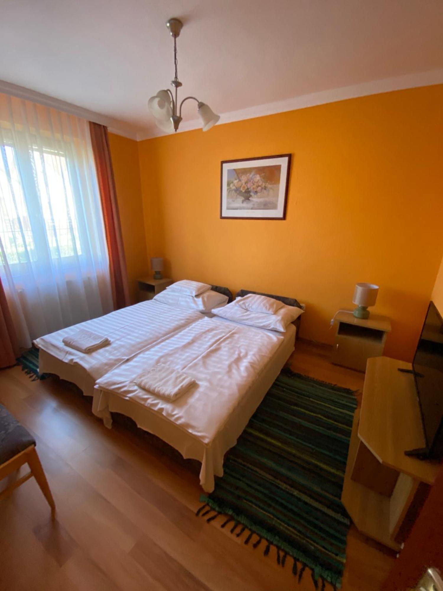 Apartman Dora Hajdúszoboszló Buitenkant foto