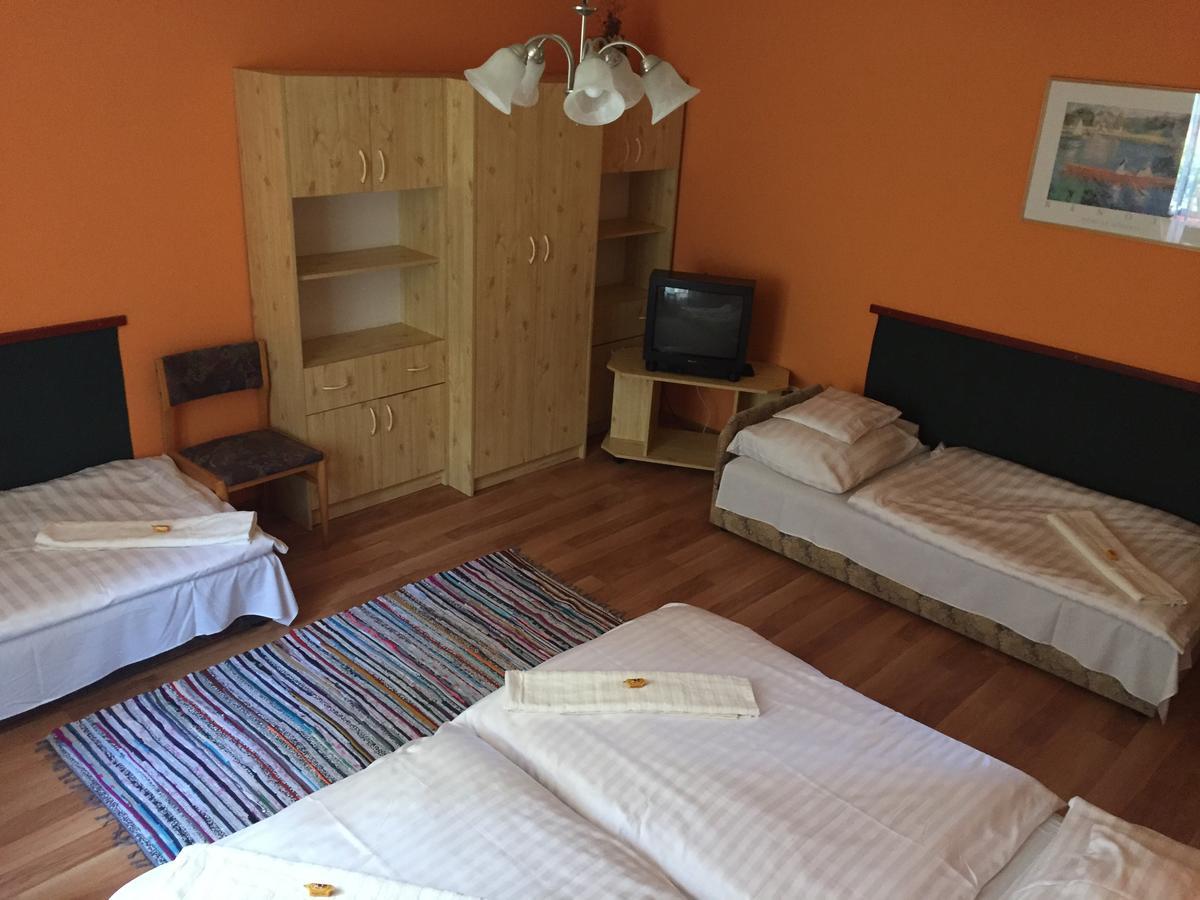 Apartman Dora Hajdúszoboszló Buitenkant foto