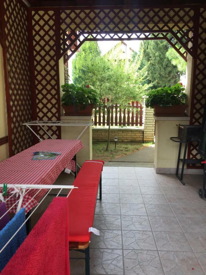 Apartman Dora Hajdúszoboszló Buitenkant foto